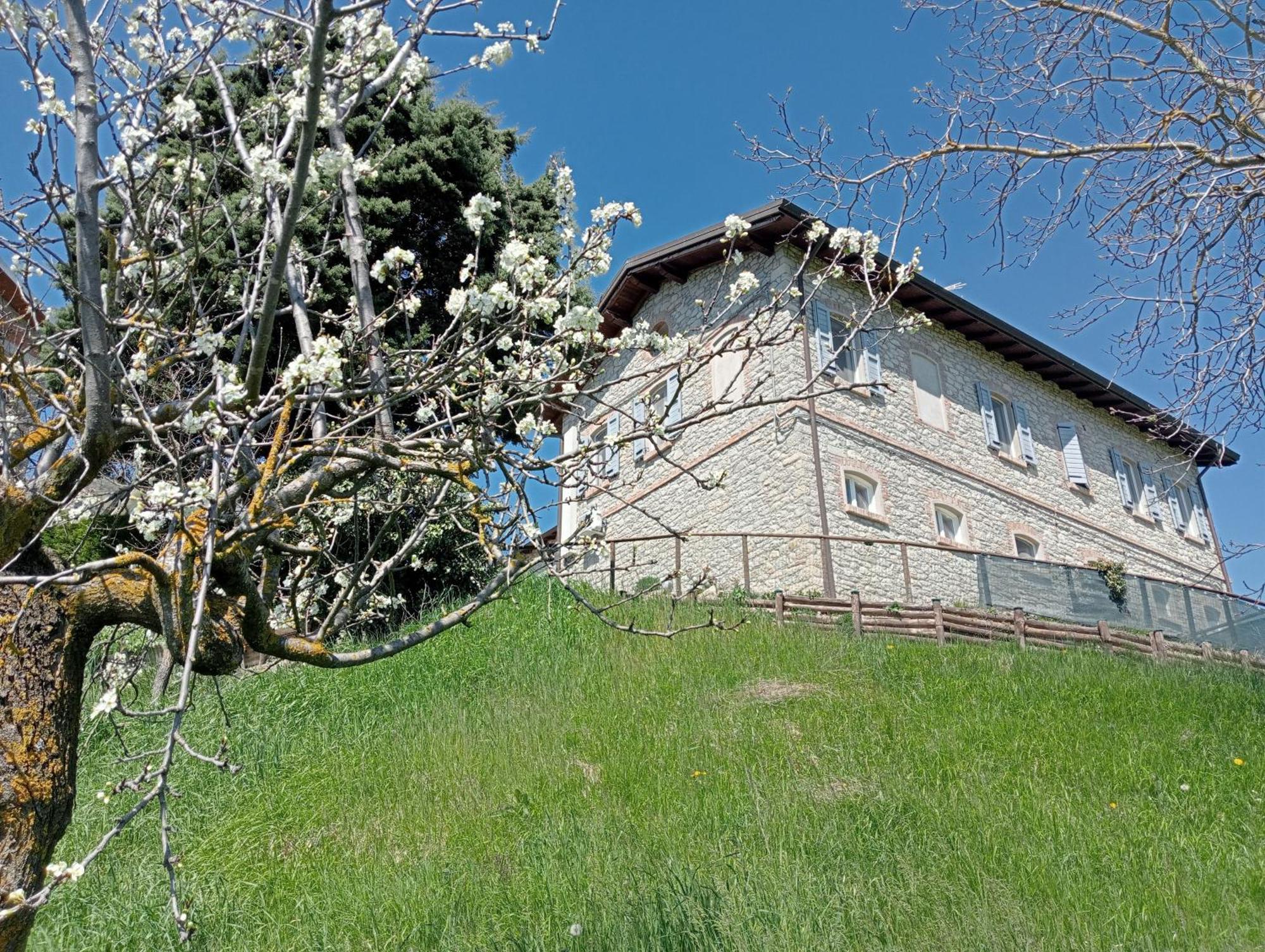 Casale Monte Valestra Acomodação com café da manhã Bebbio Exterior foto